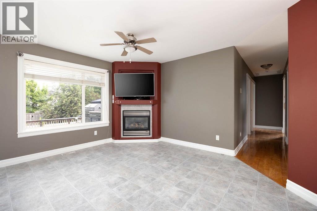 209 Laffont Bay Property Photo 13