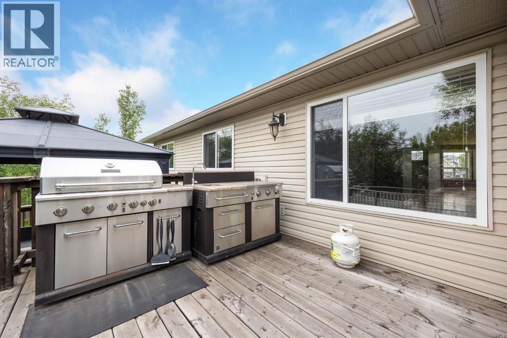209 Laffont Bay Property Photo 32