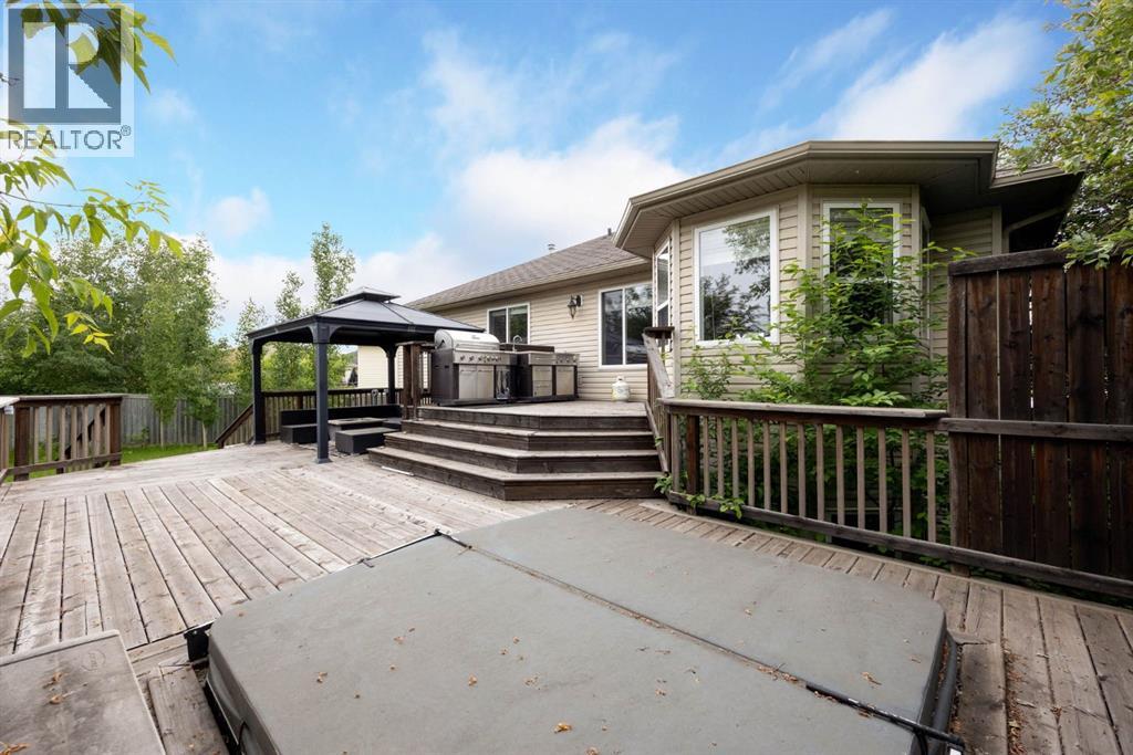209 Laffont Bay Property Photo 33