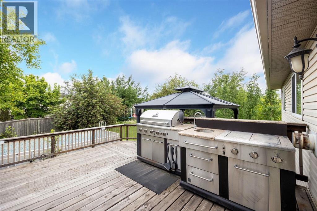 209 Laffont Bay Property Photo 34