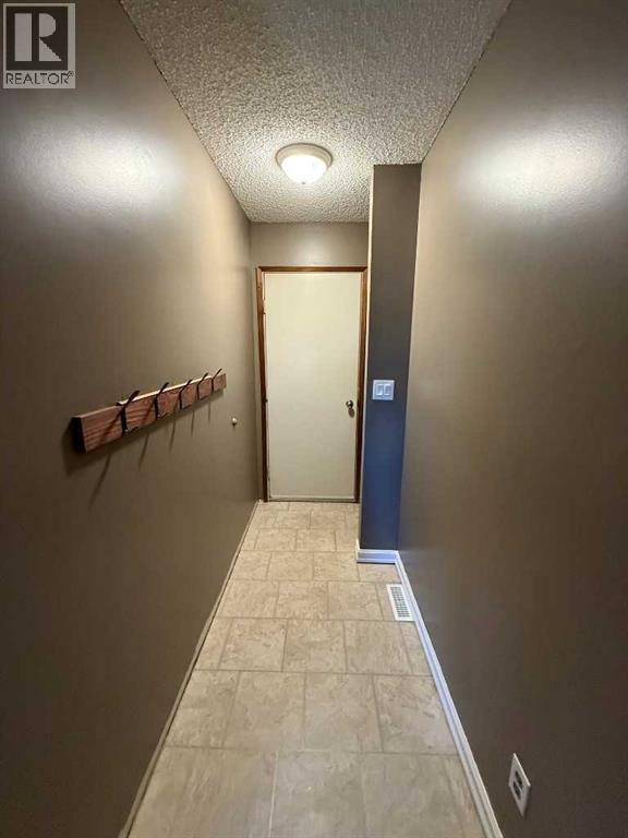 5417 52 Avenue Property Photo 9