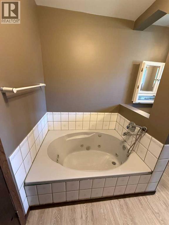5417 52 Avenue Property Photo 14