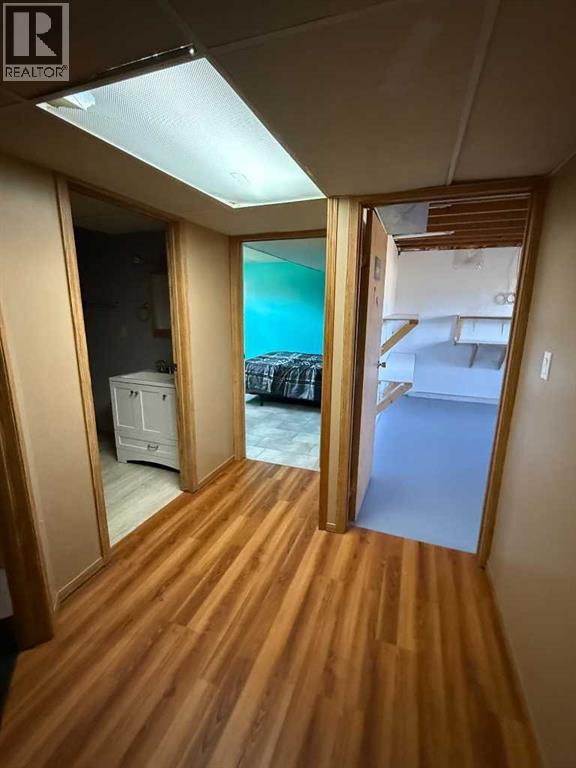5417 52 Avenue Property Photo 21