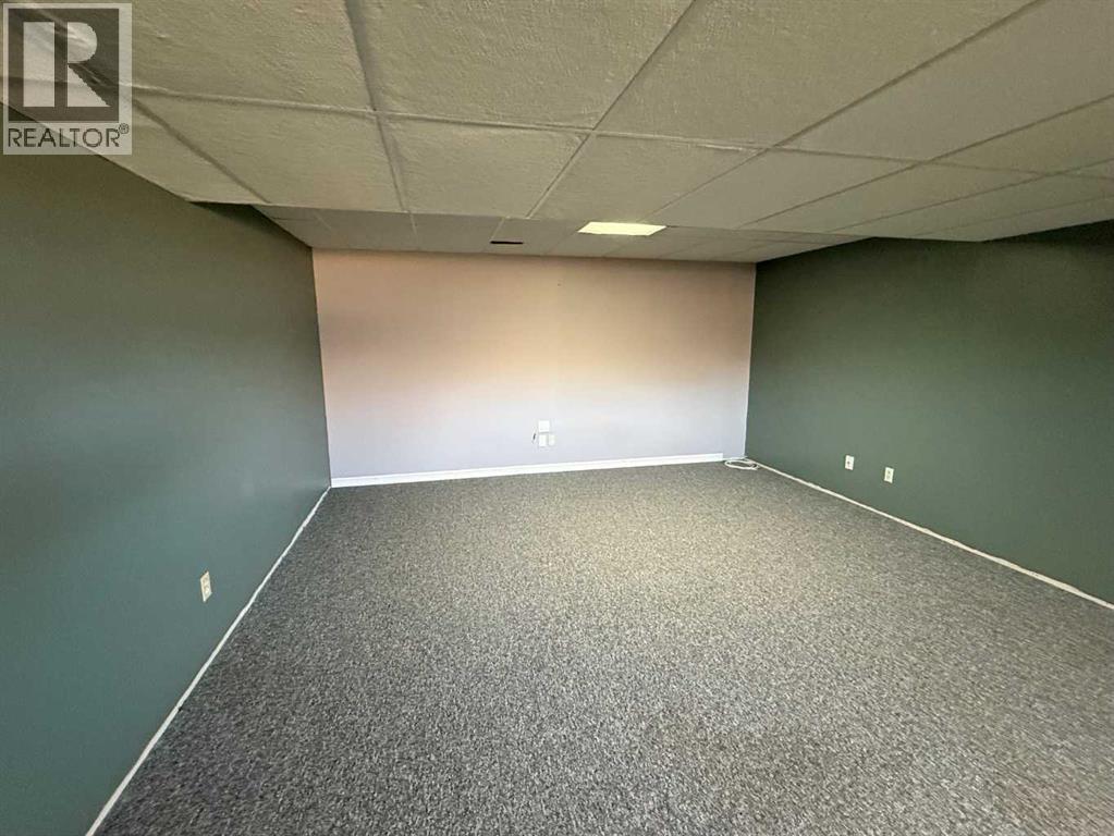 5417 52 Avenue Property Photo 29