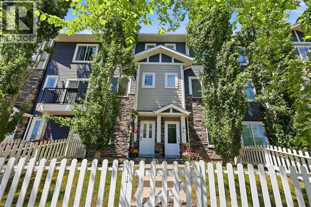 300 Marina Drive Property Photo 2