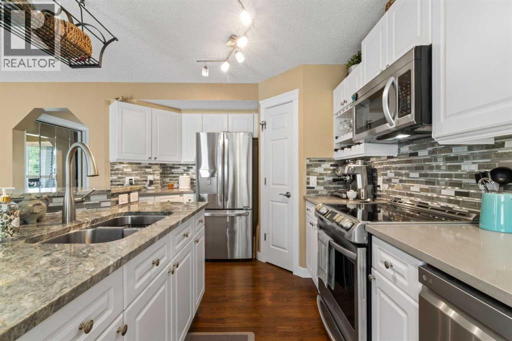 217 Douglas Glen Close Se Property Photo 12
