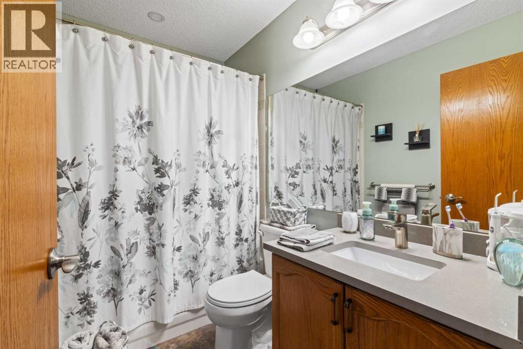 217 Douglas Glen Close Se Property Photo 26