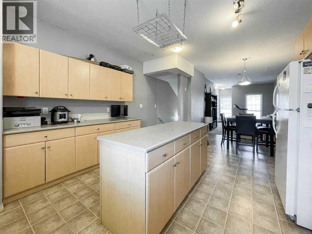 200 Lougheed Drive Property Photo 11