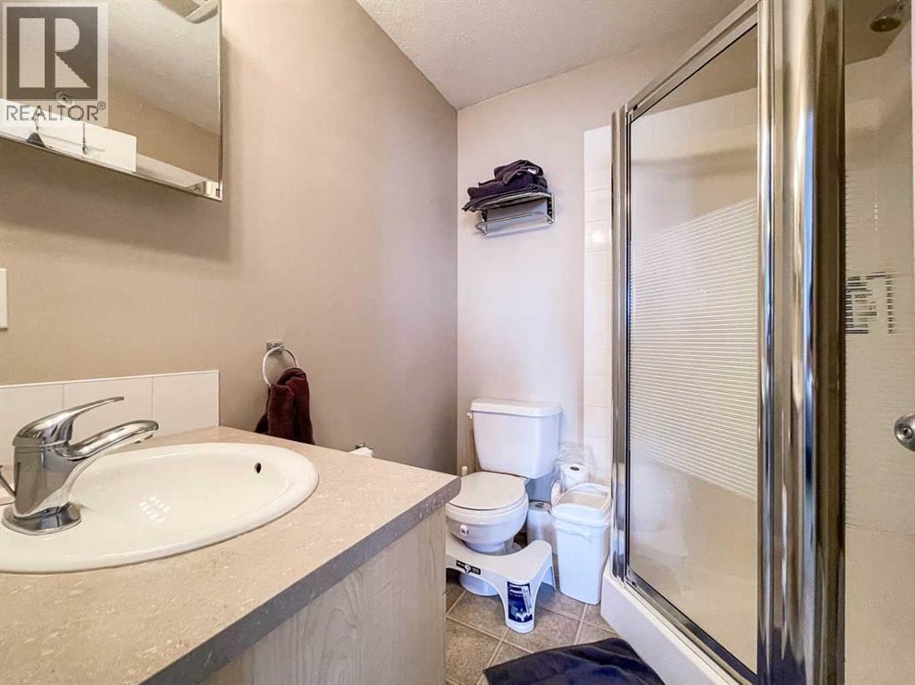 200 Lougheed Drive Property Photo 16