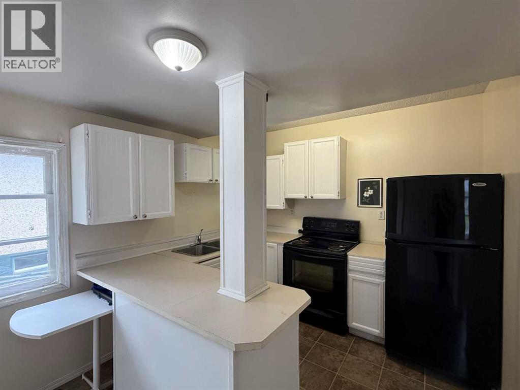 4911 53 Avenue Property Photo 2