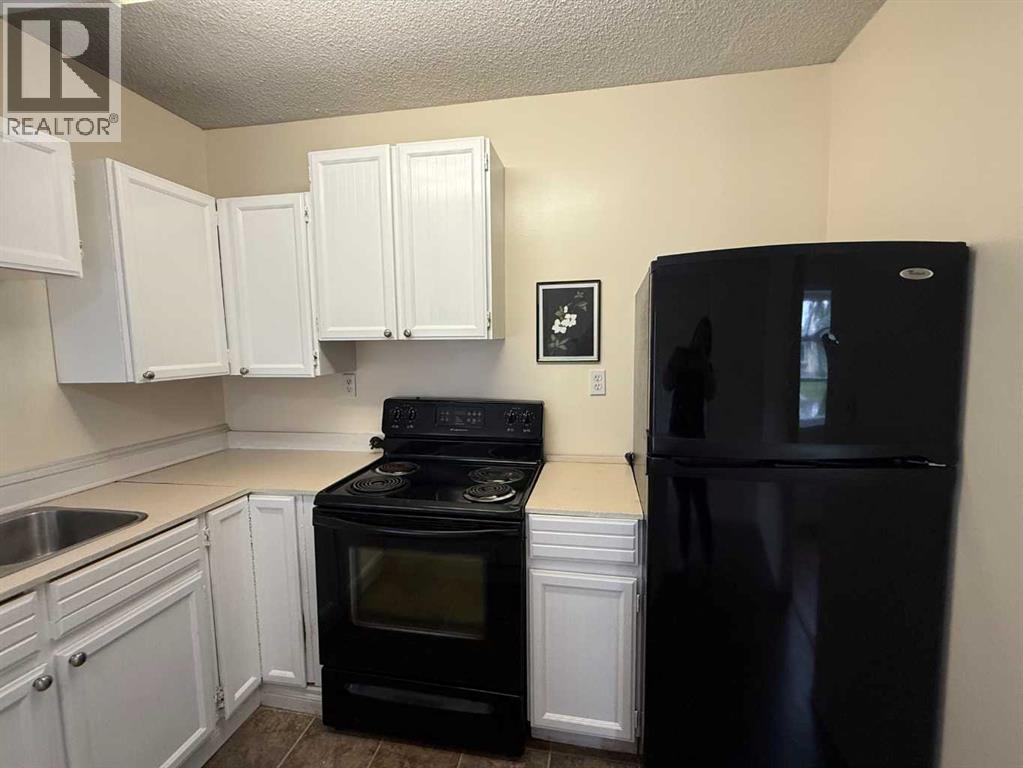 4911 53 Avenue Property Photo 3