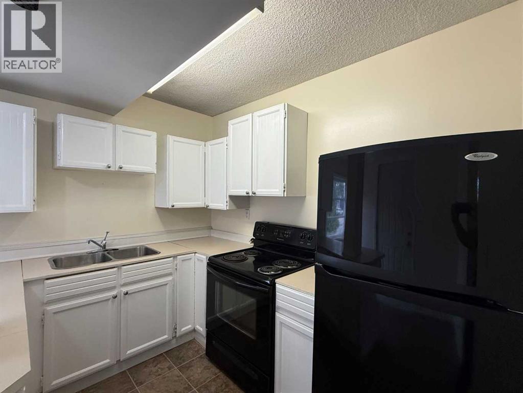 4911 53 Avenue Property Photo 4