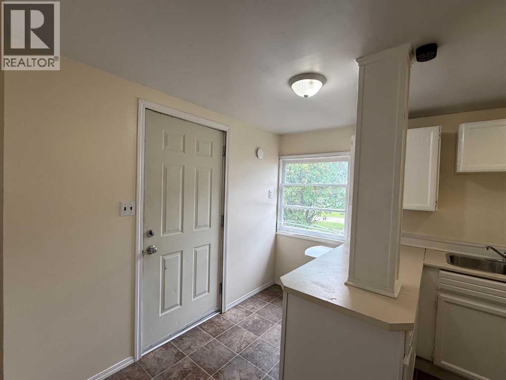 4911 53 Avenue Property Photo 5