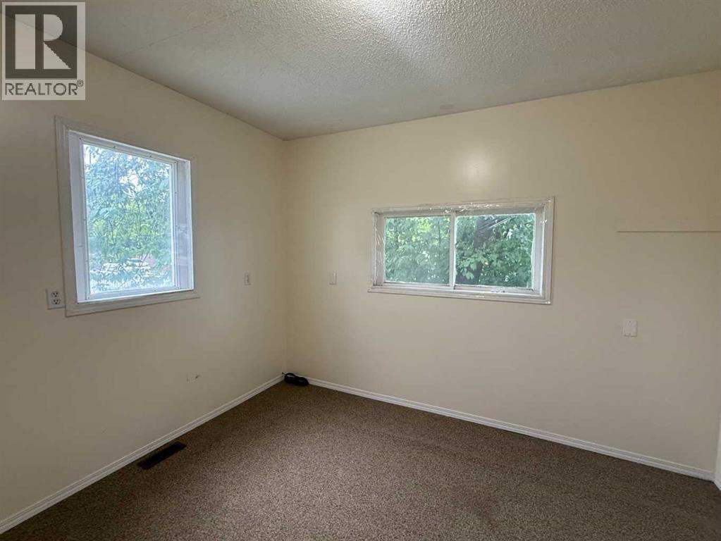 4911 53 Avenue Property Photo 12