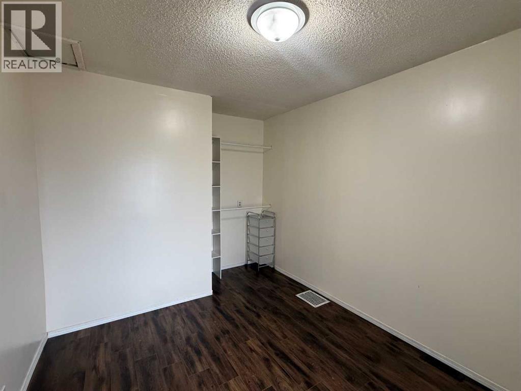 4911 53 Avenue Property Photo 14