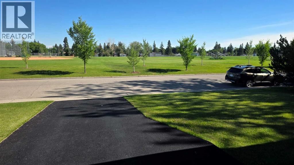4907 10 Avenue Sw Property Photo 2