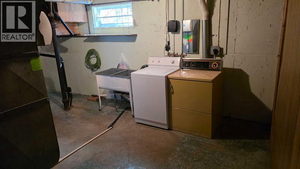 4907 10 Avenue Sw Property Photo 20