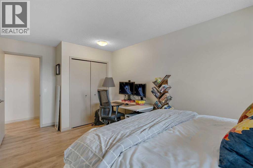 2211 29 Street Southwest Property Photo 20