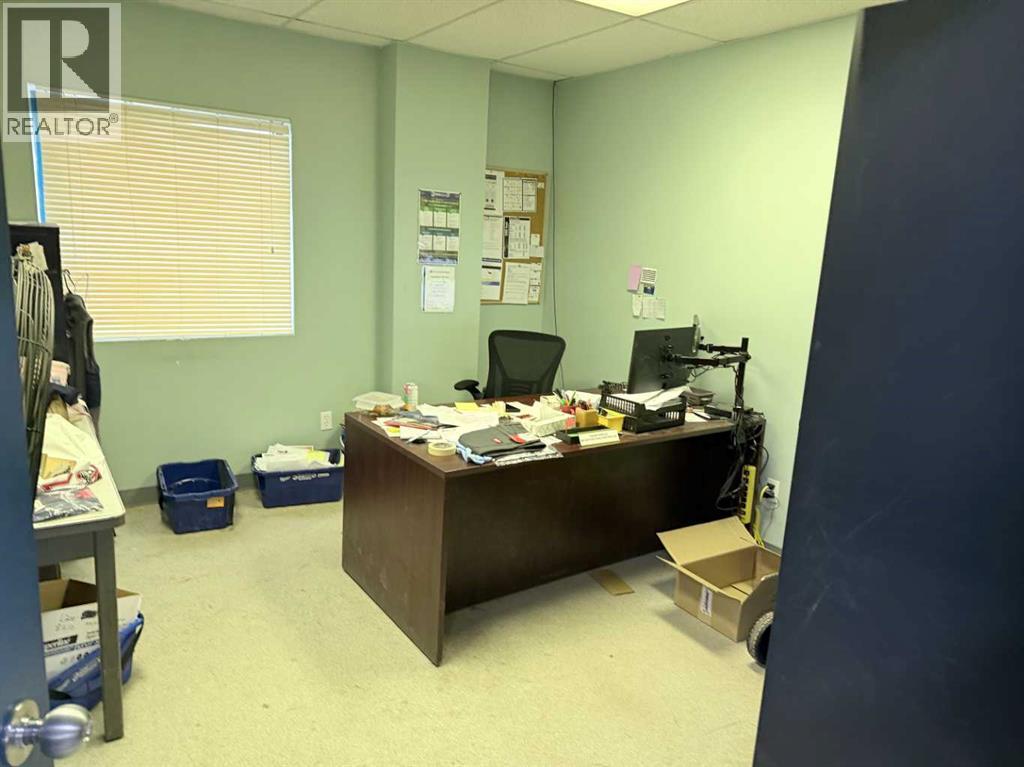 12102 101 Avenue Property Photo 11