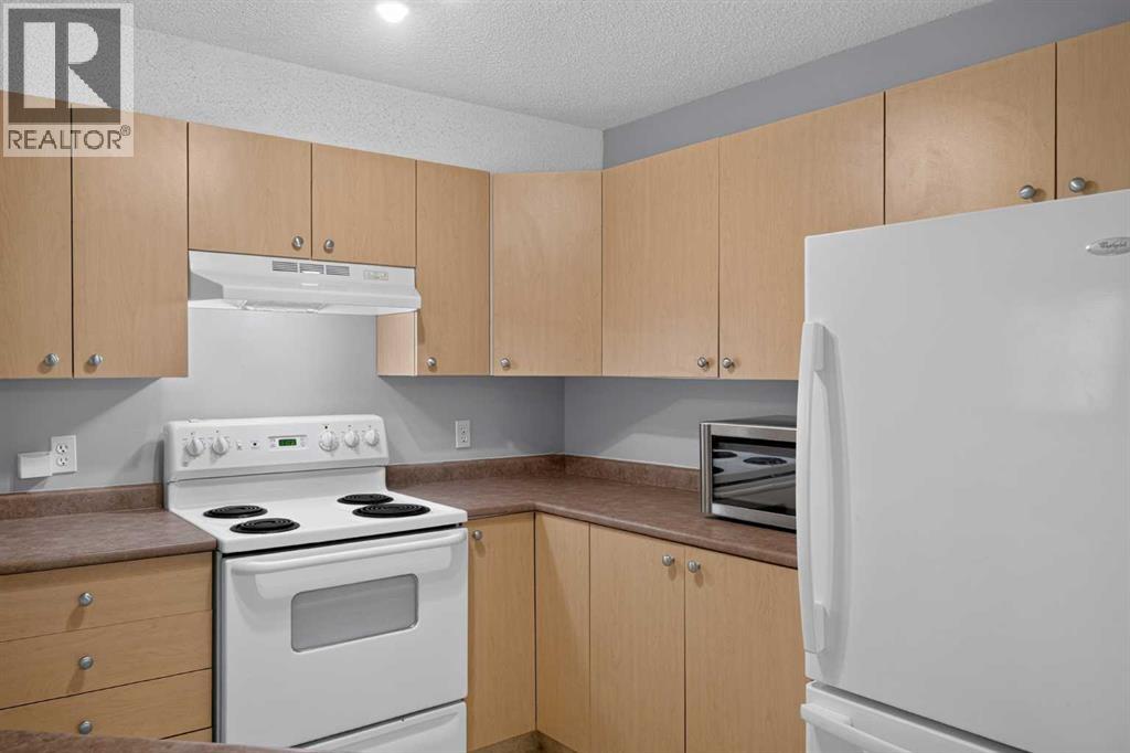 304 Mackenzie Way Southwest Property Photo 6