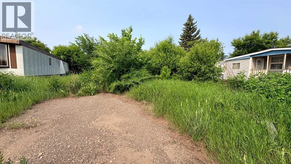1534 15 Street Crescent Property Photo 1