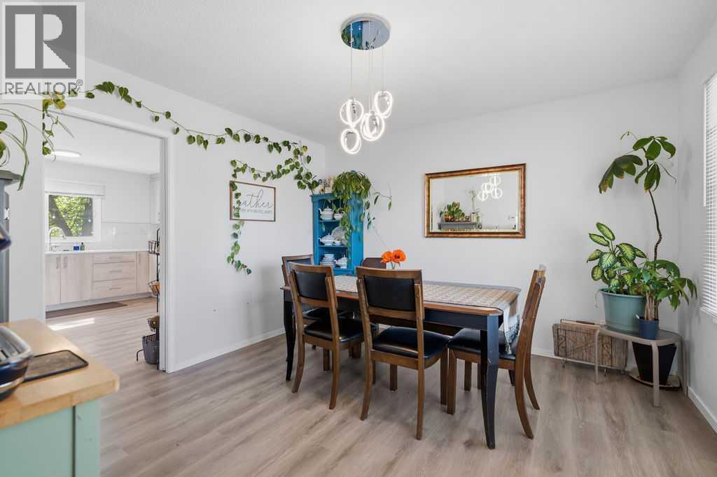 2812 19 Street Nw Property Photo 4