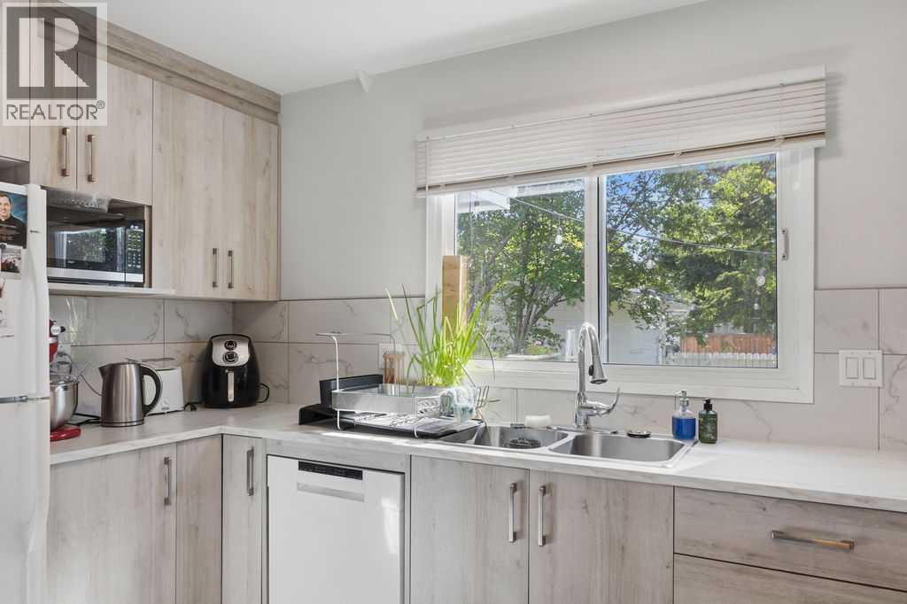 2812 19 Street Nw Property Photo 8