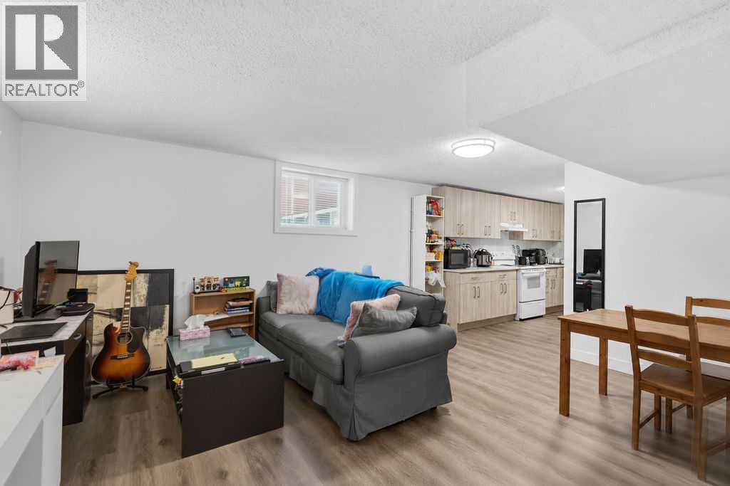 2812 19 Street Nw Property Photo 21