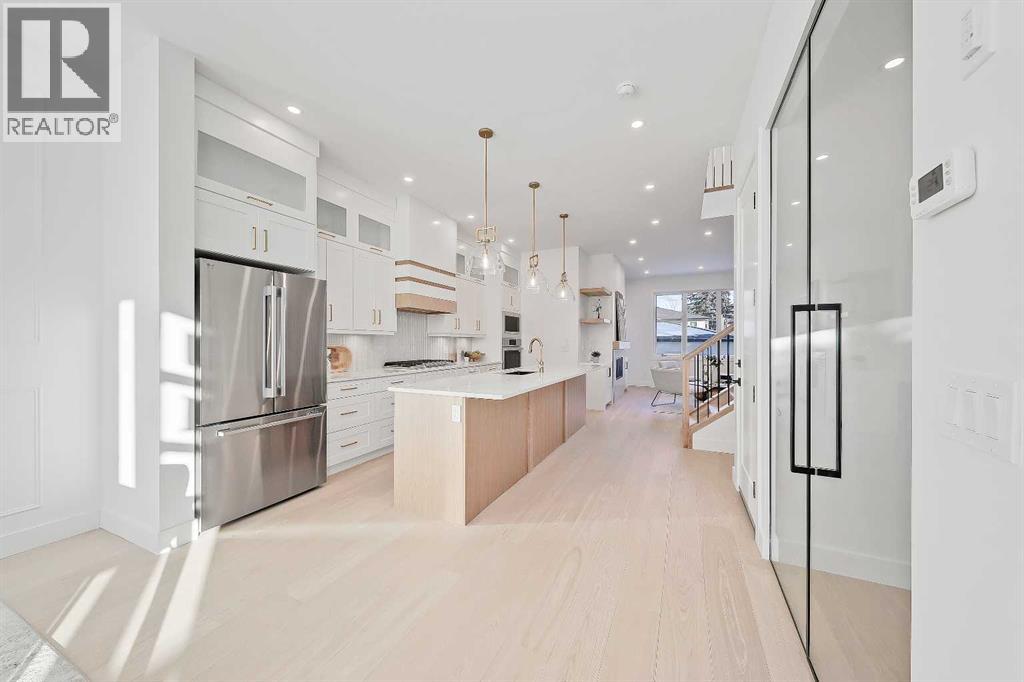 3538 43 Street Sw Property Photo 6