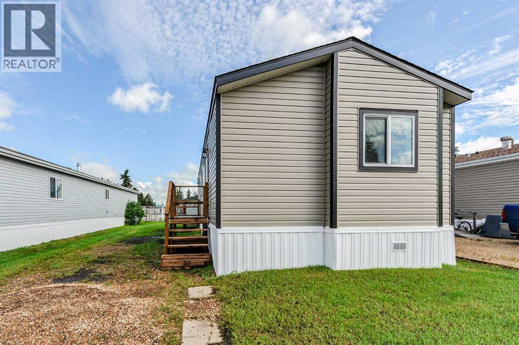 4802 54 Avenue Property Photo 1
