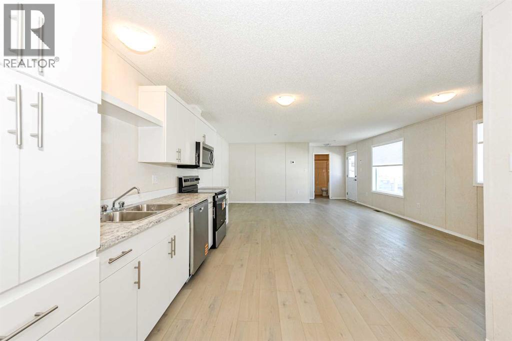 4802 54 Avenue Property Photo 6