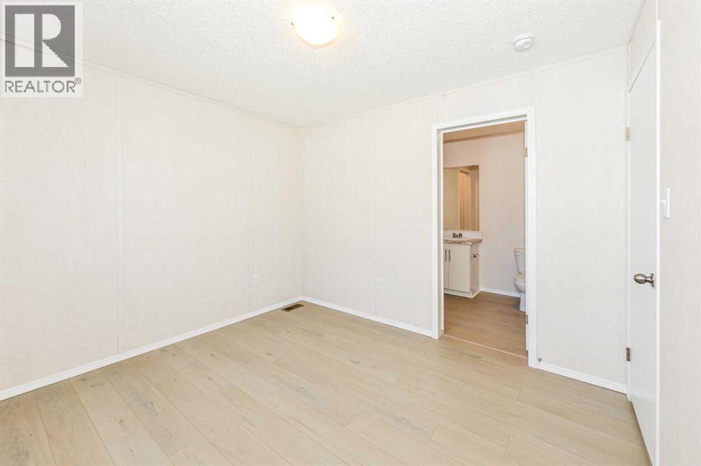 4802 54 Avenue Property Photo 10