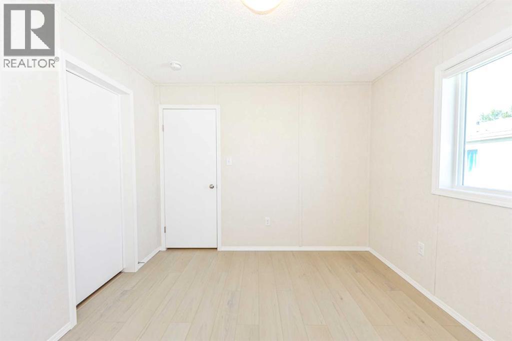 4802 54 Avenue Property Photo 11