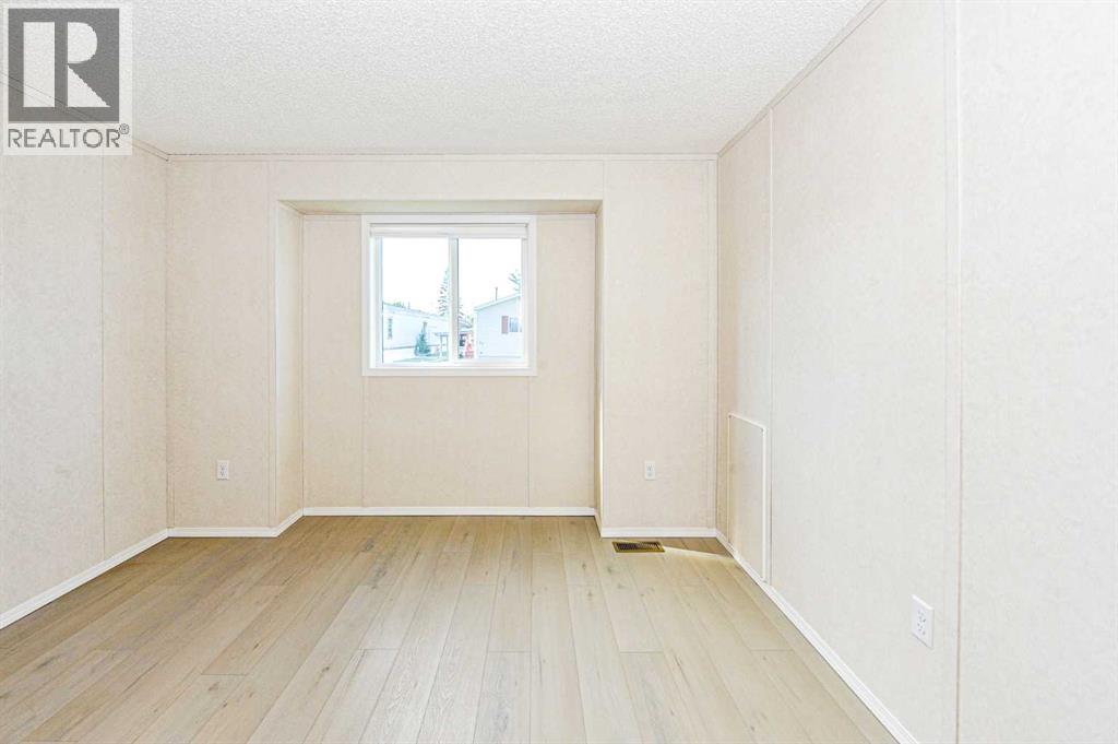 4802 54 Avenue Property Photo 14