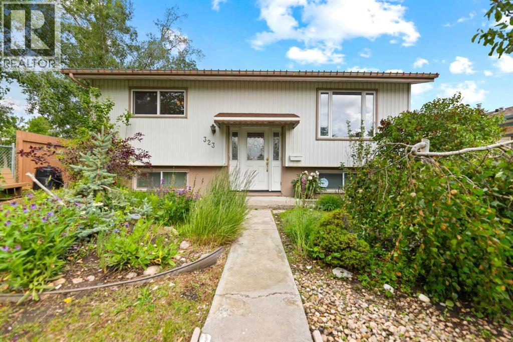 323 Maddock Crescent NE Property Photo 1