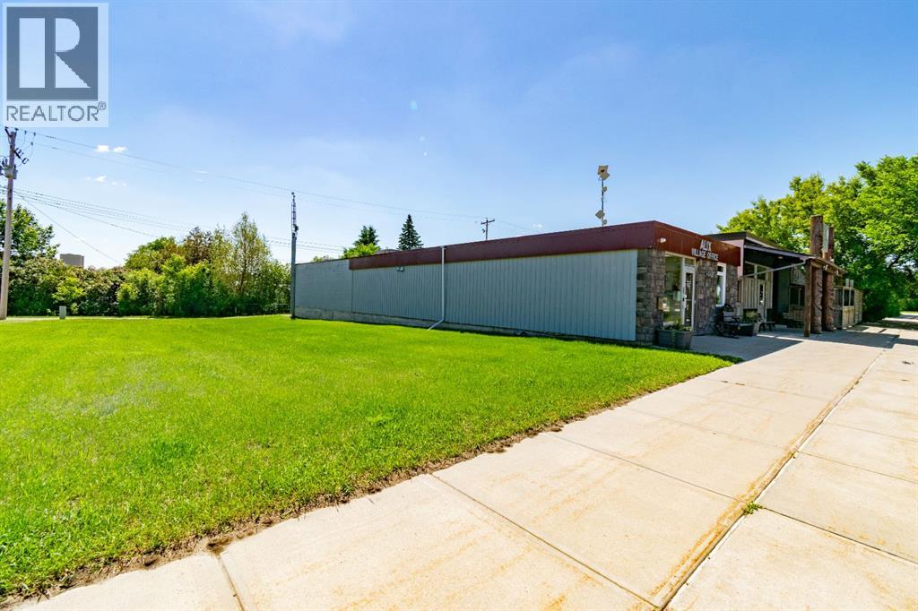 4851 50 Street Property Photo 9