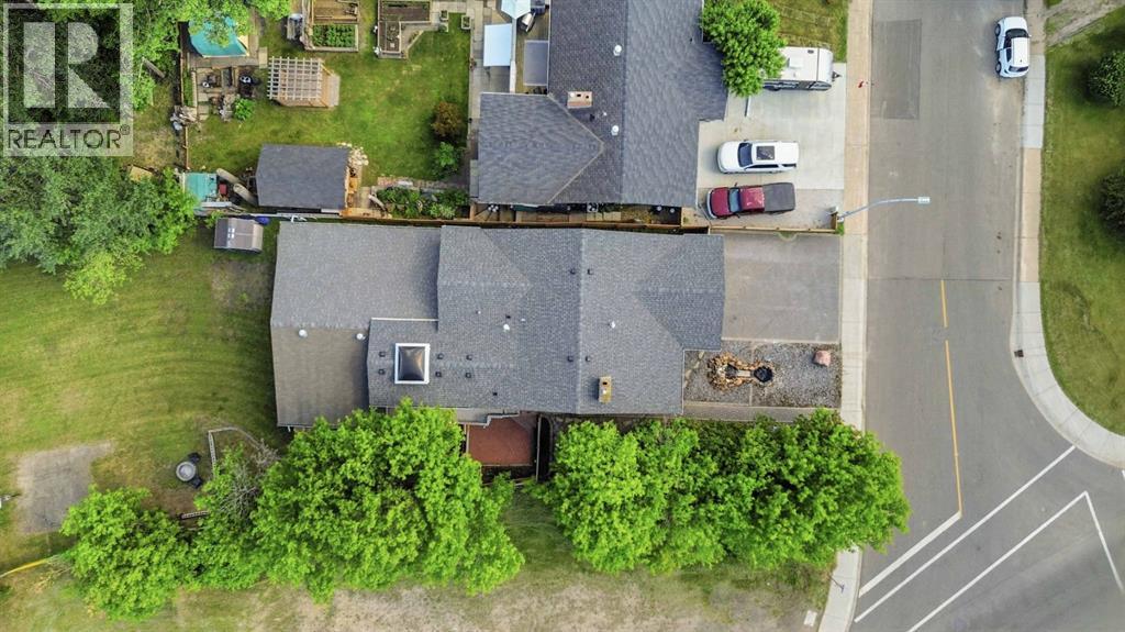 98 Hill Drive Property Photo 4
