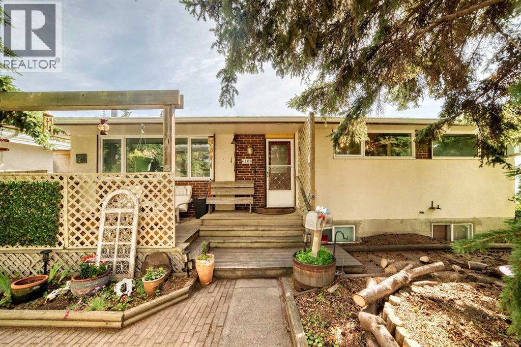 6108 Lloyd Crescent Sw Property Photo 1