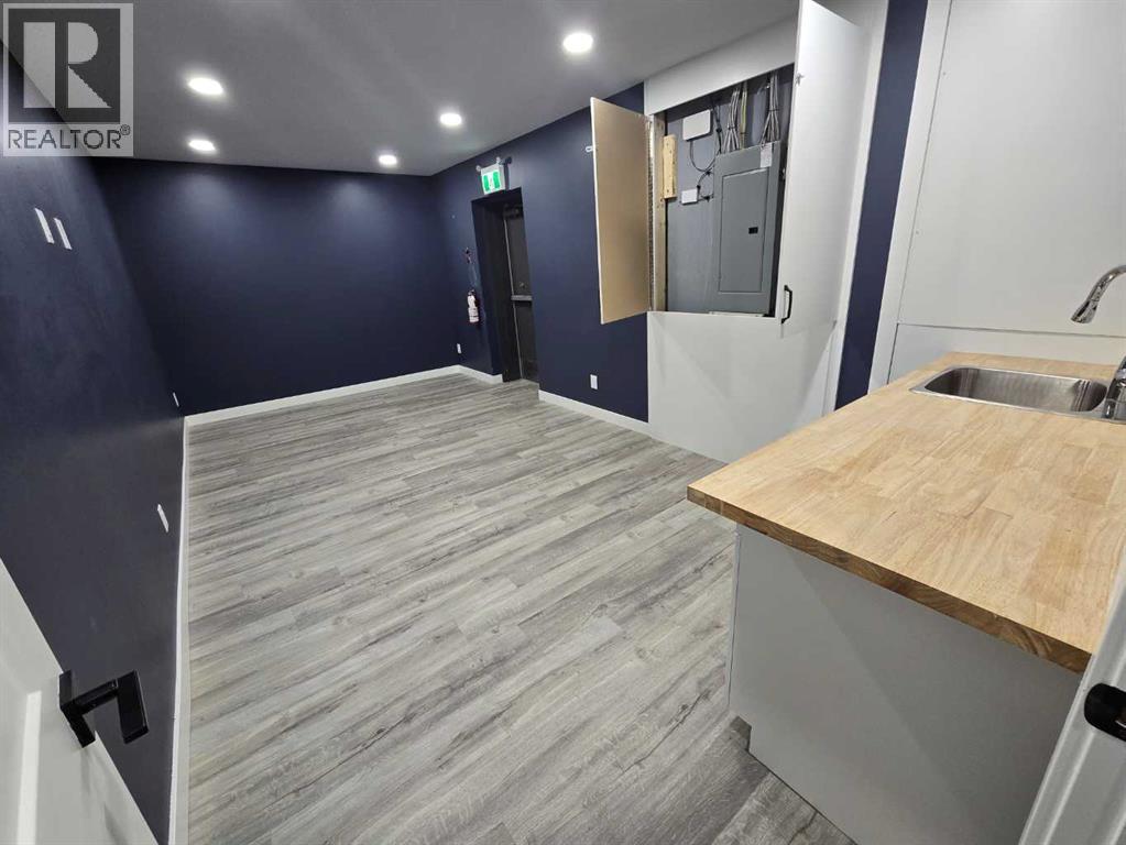 4707 50 Street Property Photo 11