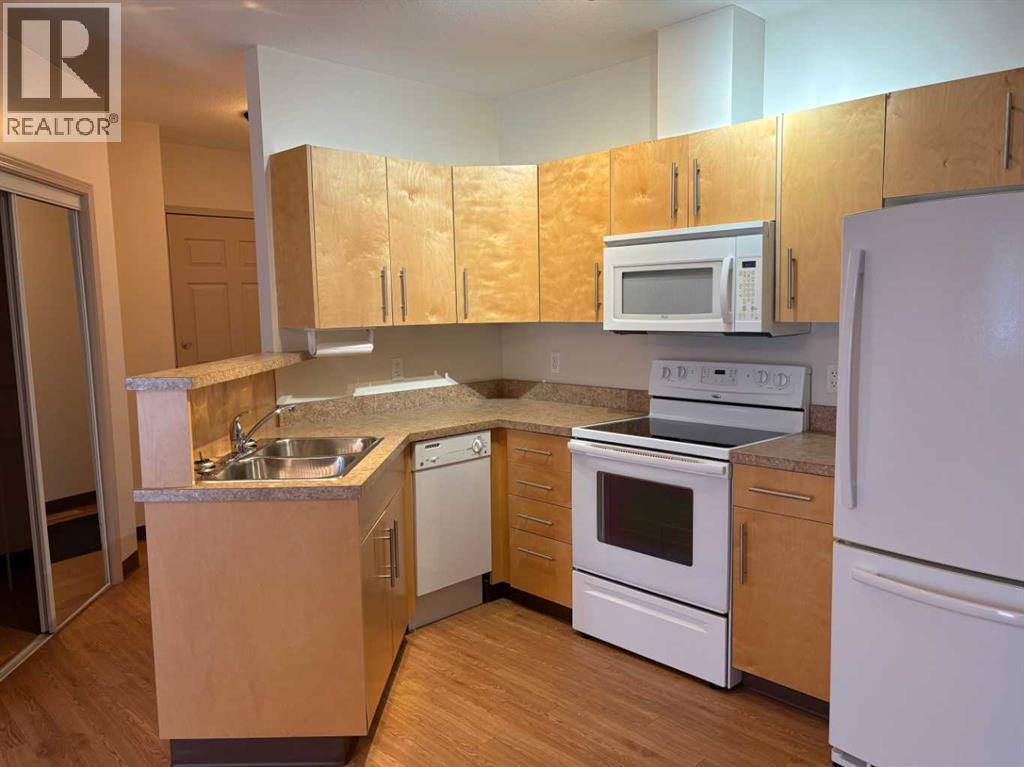4304 51 Street Property Photo 5
