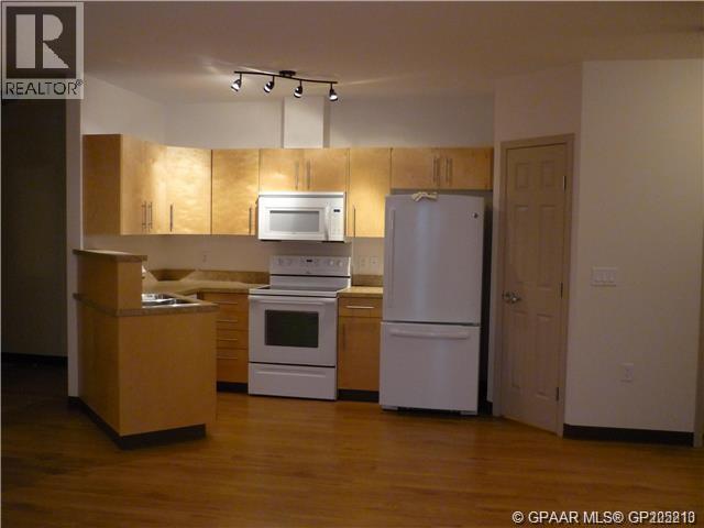 4304 51 Street Property Photo 6
