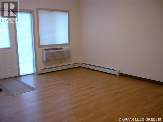 4304 51 Street Property Photo 10