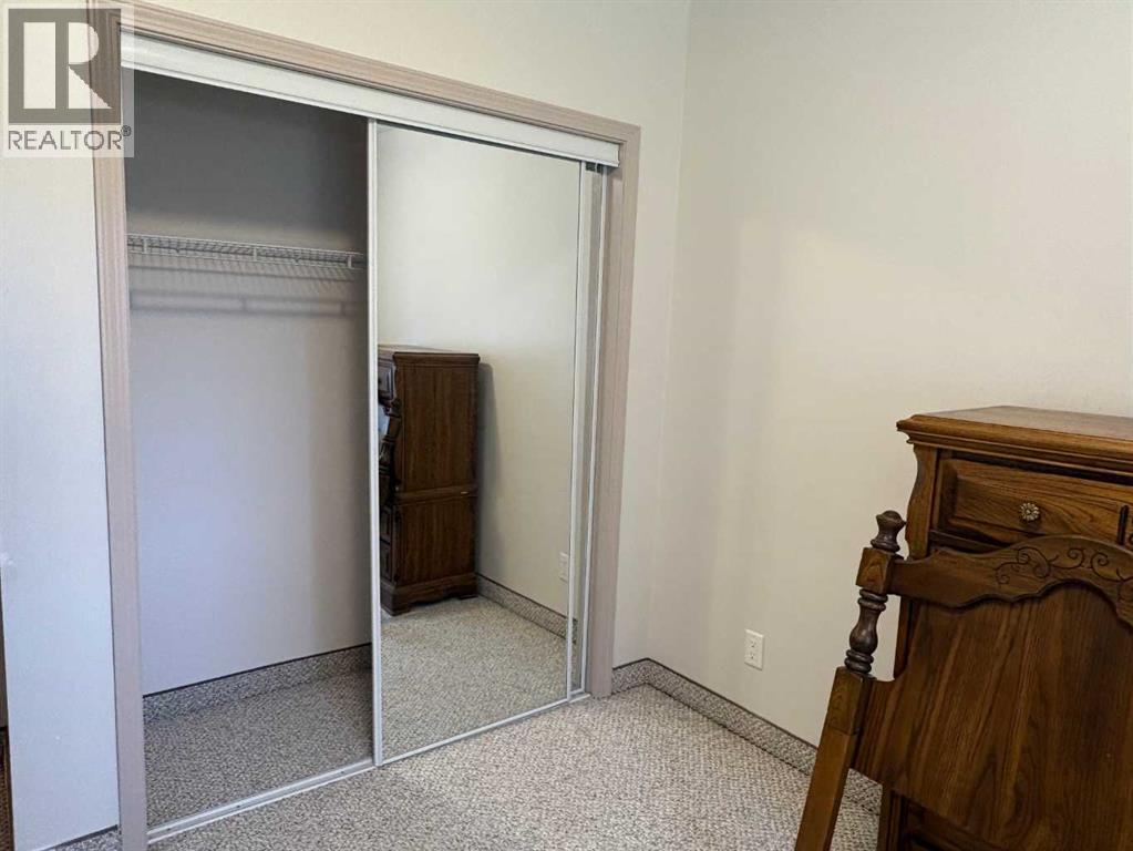 4304 51 Street Property Photo 12