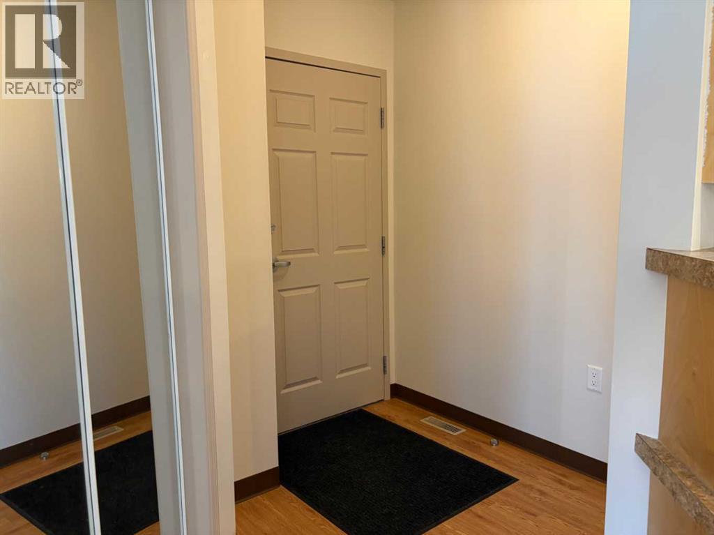 4304 51 Street Property Photo 15