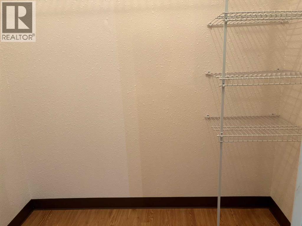 4304 51 Street Property Photo 16