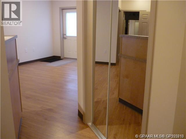 4304 51 Street Property Photo 17