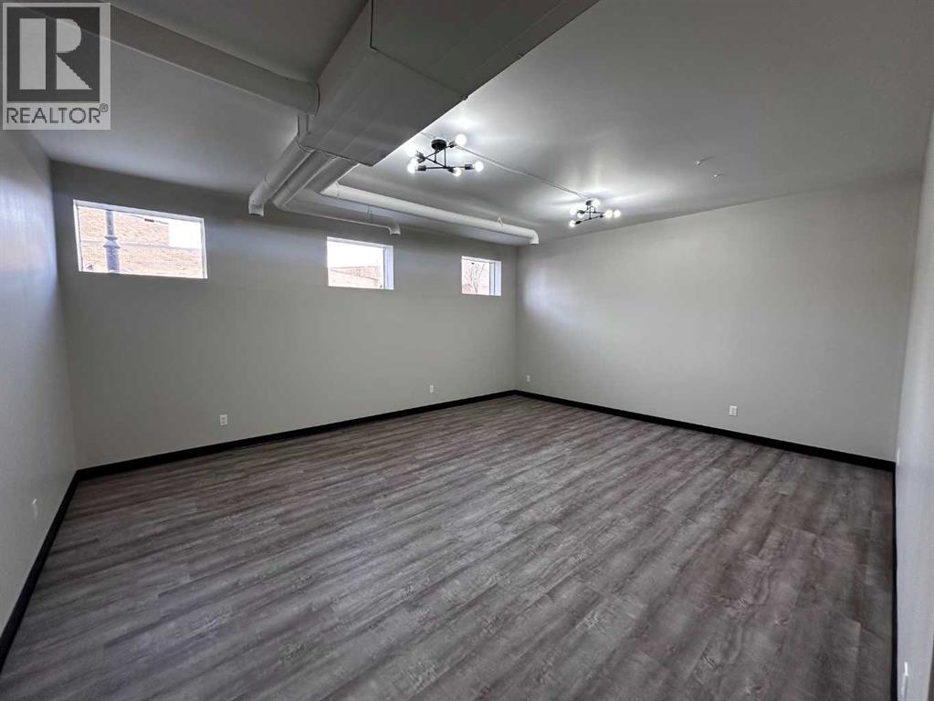 4923 50 Street Property Photo 1