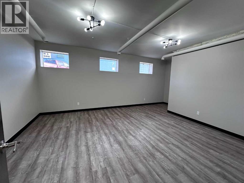 4923 50 Street Property Photo 3
