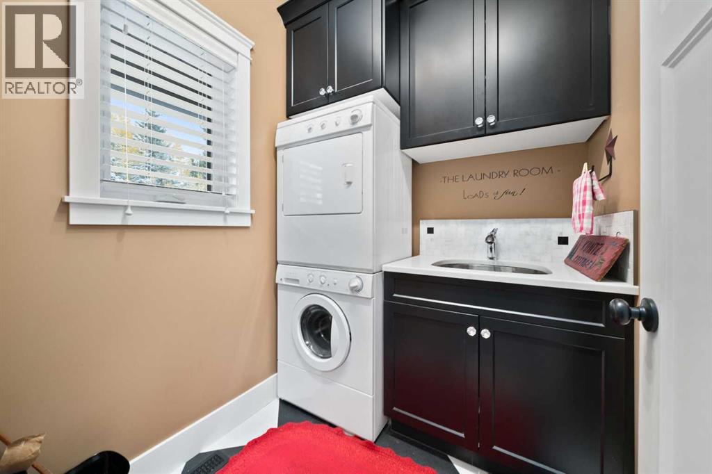 210 6 Avenue Property Photo 14
