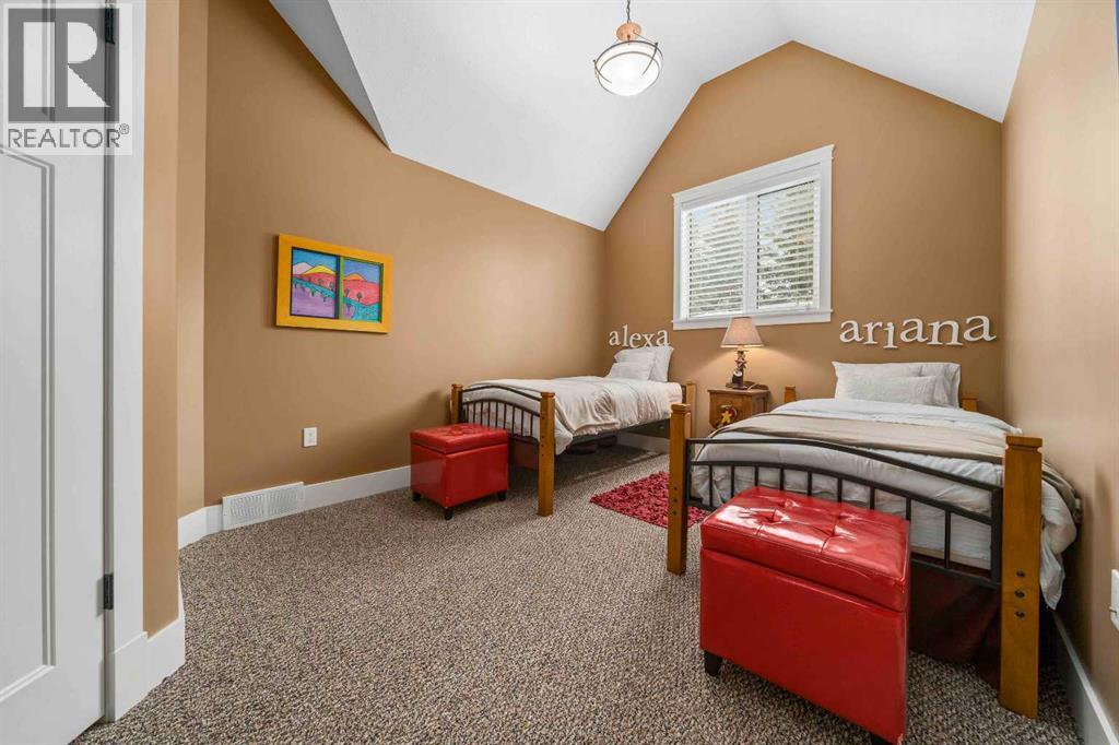 210 6 Avenue Property Photo 22